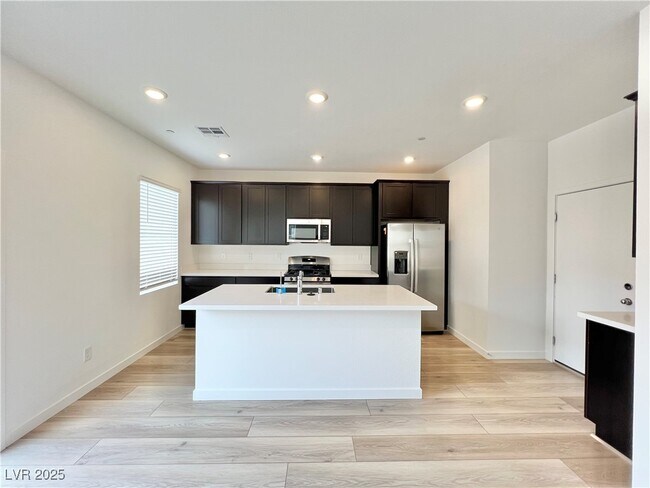 Building Photo - 108 Brielle Beacon Ln