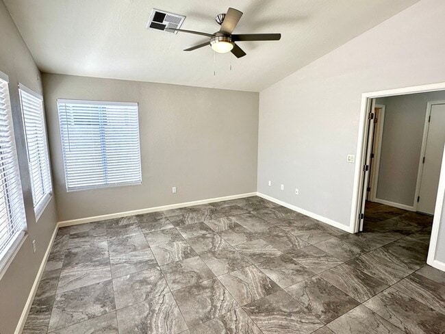 Building Photo - Great Ahwatukee double story home in perfect location.