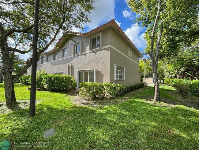 Building Photo - 3118 Coral Ridge Dr
