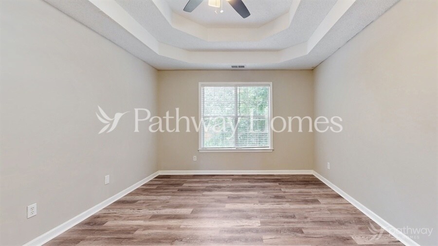 Building Photo - 10891 Knotty Pine Pl