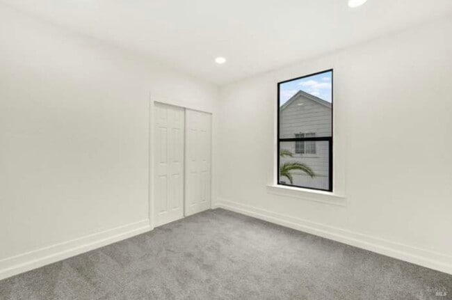 Building Photo - 324 Ohio St