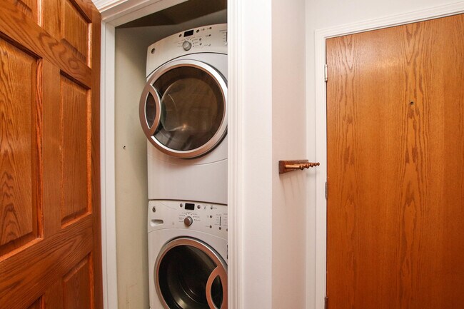 Building Photo - 3545 N Pulaski Rd