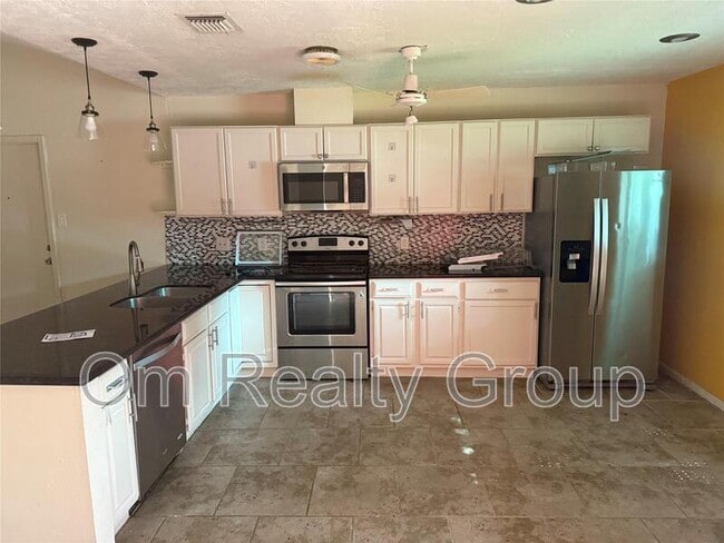 Building Photo - 7107 Briarfield Dr