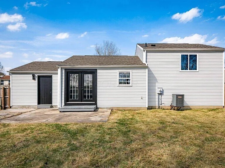 Building Photo - 5999 Parkglen Rd