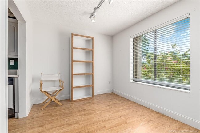 Building Photo - 5393 SE Miles Grant Rd