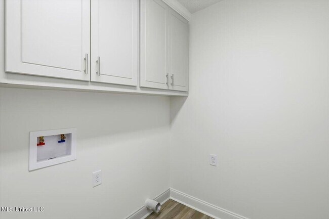 Building Photo - 126 Joanie St