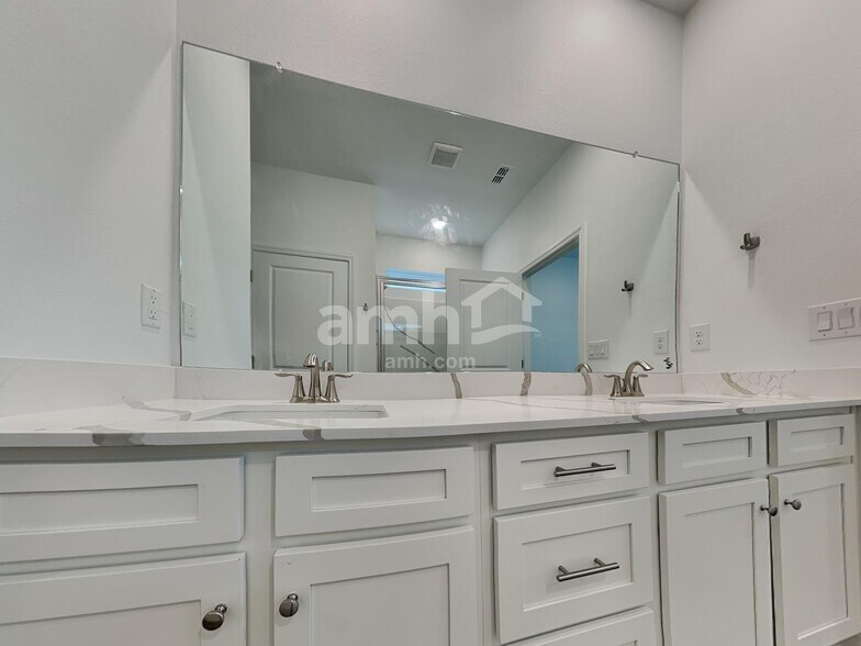 Building Photo - 6450 Atlantic Bch Ave