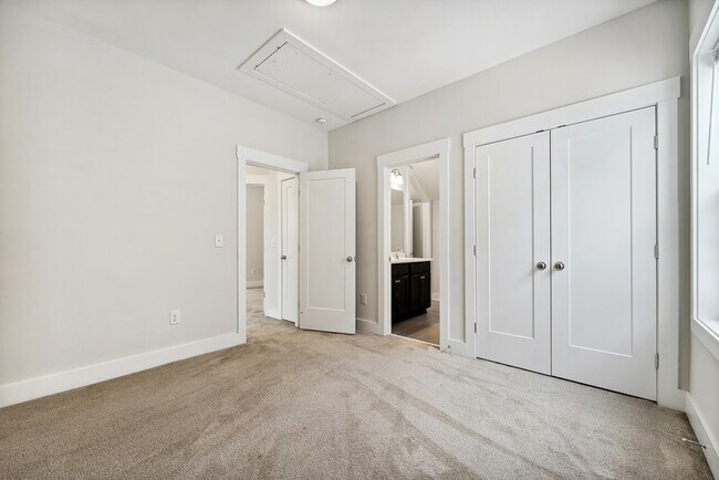 Building Photo - 1612 Tunnel St