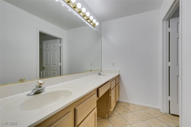 Building Photo - 2251 Wigwam Pkwy