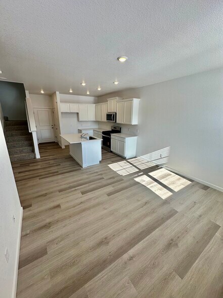 Building Photo - 4698 Combine Ln