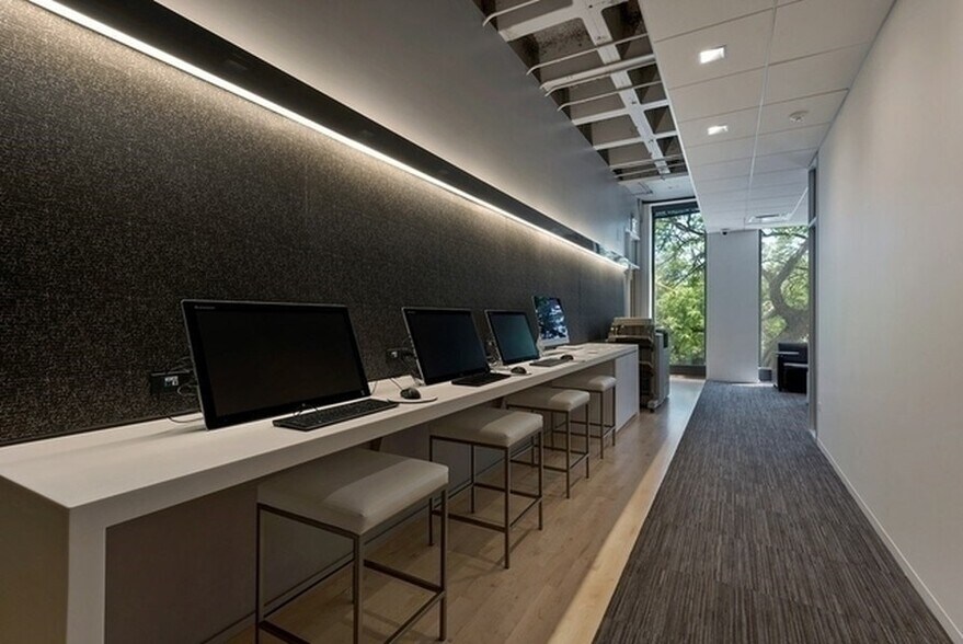 Business Center - 505 N Lake Shore Dr