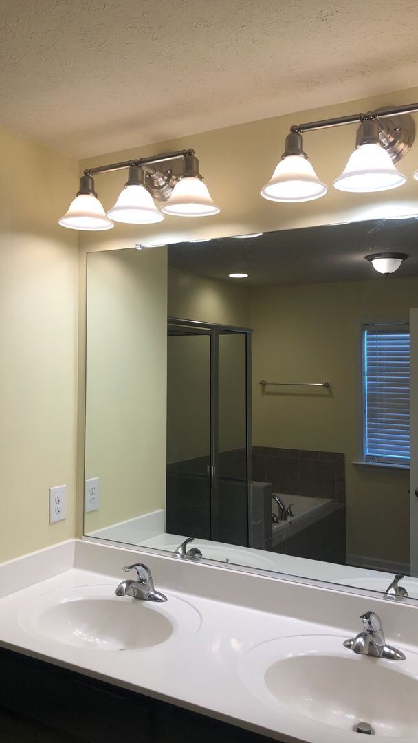 Building Photo - 3 Bedroom, Bonus Room and 3.5 Bathroom Townhome available in Suncrest Village- 04/03/2026 until t...