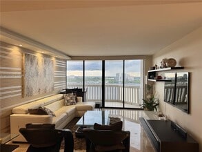Building Photo - 1000 E Island Blvd