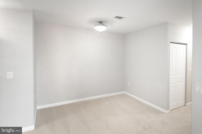 Building Photo - 2204 Westcourt Ln