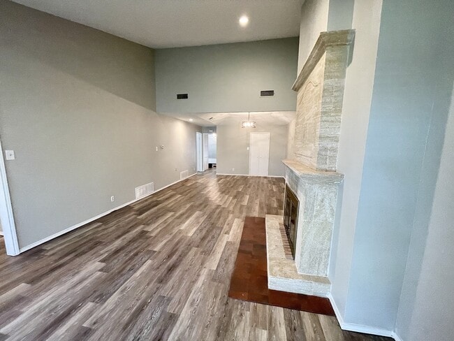 Building Photo - 2203 Canterbury Ct