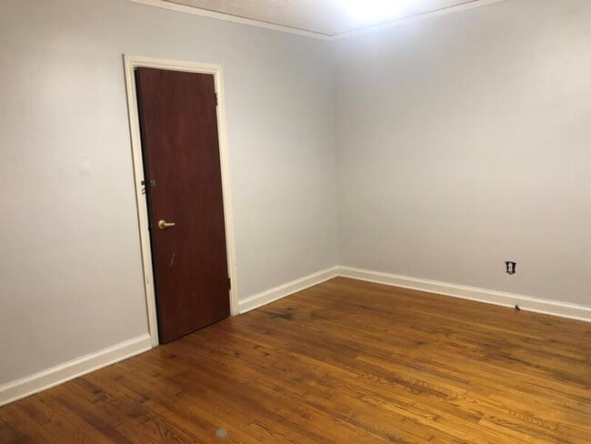 Building Photo - 209 Carlton Terrace