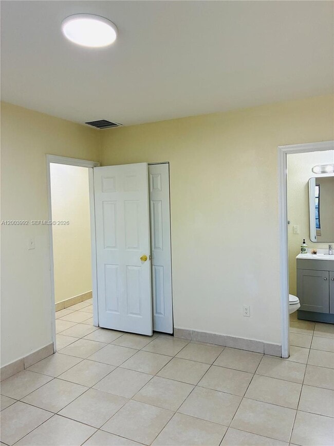 Building Photo - 275 NW 190th St