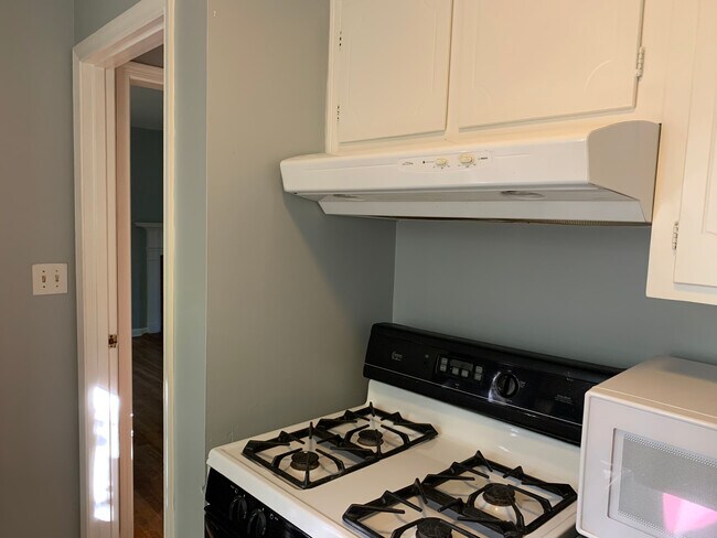 Gas stove - 5 Cliffholme Rd