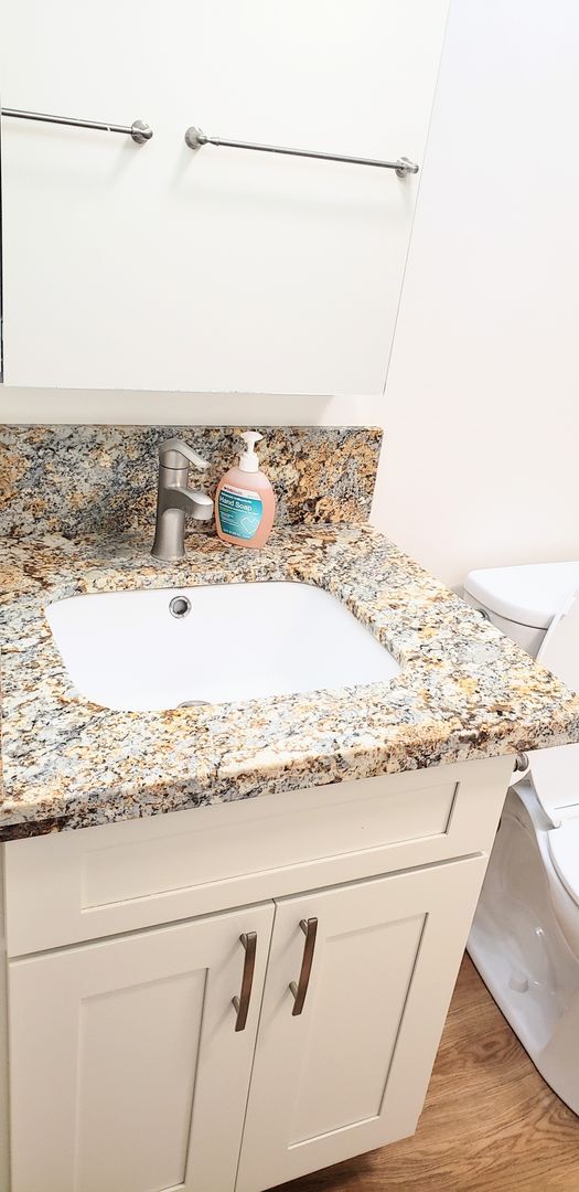 Building Photo - Iolani Court Plaza, Kapiolani, Renovated 1 Bederoom 1 Bathroom 1 Parking Condominium Centrally Lo...