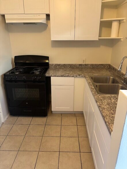 Kitchen - 2183 W 27th St