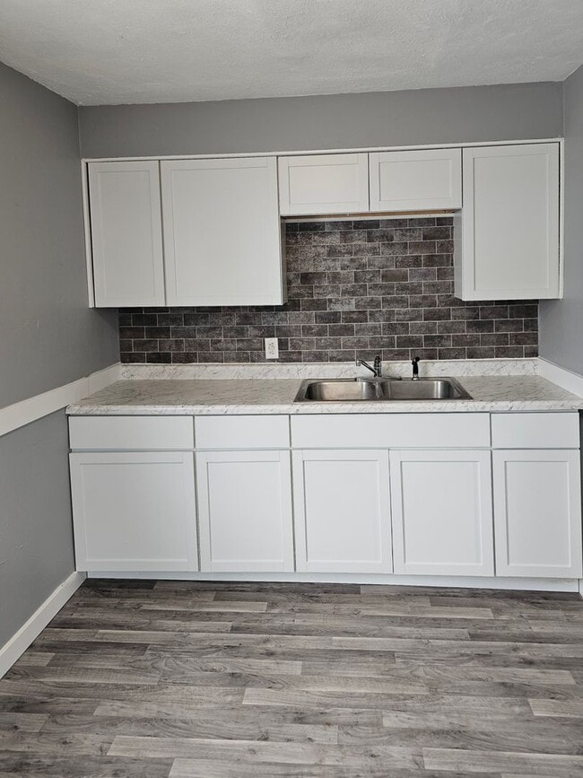 Pending: Freshly Painted 3-Bedroom, 1-Bathroom Home – $1,350/Month | 1,760 Sq. Ft. | Accepting S... - Pending:  Freshly Painted 3-Bedroom, 1-Bathroom Home – $1,350/Month | 1,760 Sq. Ft. | Accepting S...