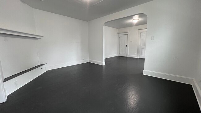 Building Photo - 1707 Holladay St