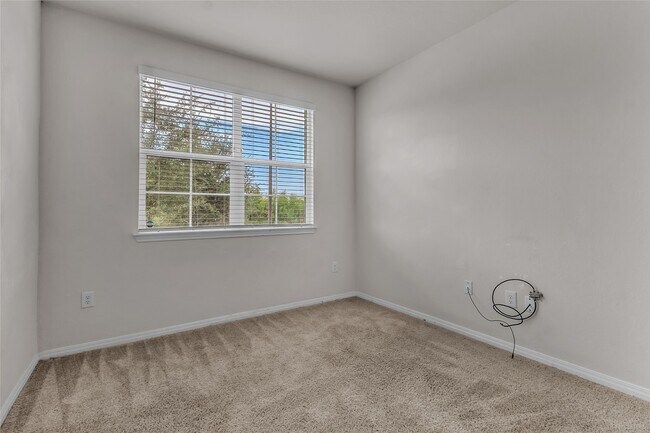 Building Photo - 228 Sunniberg Lp