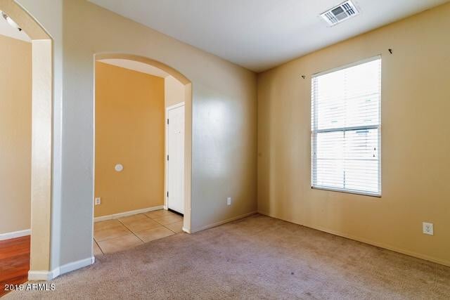 Building Photo - Gorgeous 4 Bed West Phoenix home opposite huge community park ++ New Carpet & New Paint!!