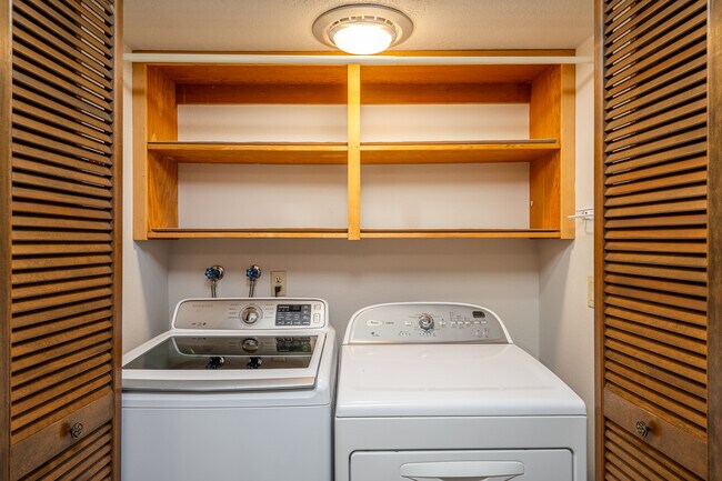 Building Photo - 4326 Lone Oak Rd SE