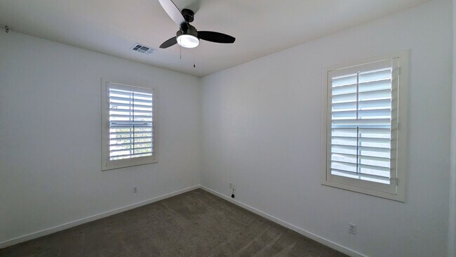 Building Photo - 3 Bedroom Home in the Mulberry Community Near S Signal Butte Rd and E Guadalupe Rd!