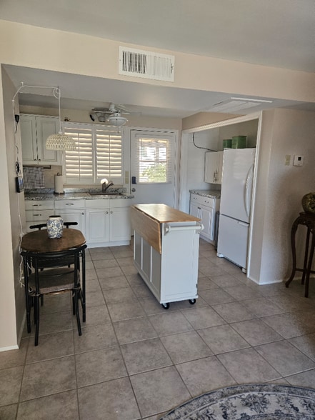 Building Photo - 424 Paseo Madera