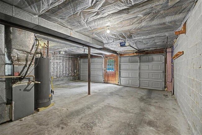 Building Photo - 3947 Camrose Pl