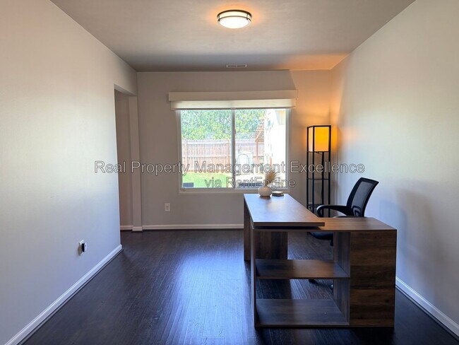Building Photo - 3446 Ferdilah Ln