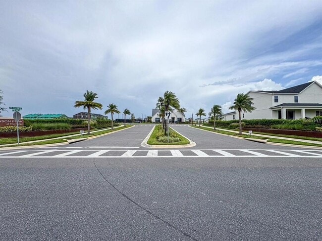 Building Photo - 1895 Pinecliff Dr