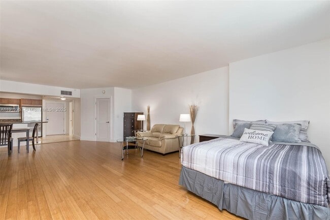 Building Photo - 2301 Collins Ave