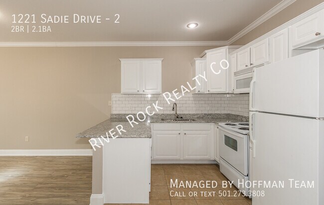 Building Photo - 1221 Sadie Dr