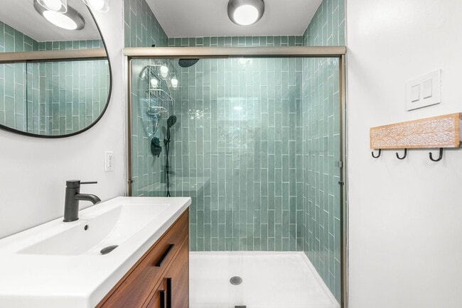 Building Photo - Pet Friendly Three Bedroom with Basement!
