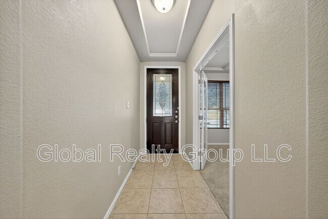 Building Photo - 10405 Macarthur Way