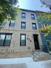 Building Photo - 414 S Conkling St