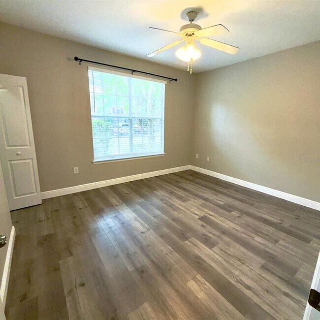 Building Photo - 12861 Madison Pointe Cir