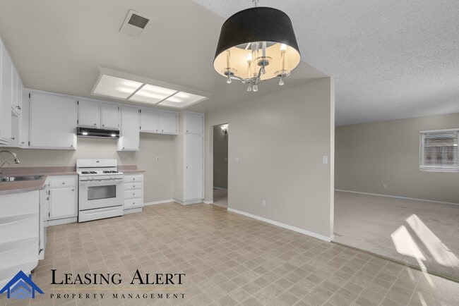 Building Photo - 16956 Minter Ct