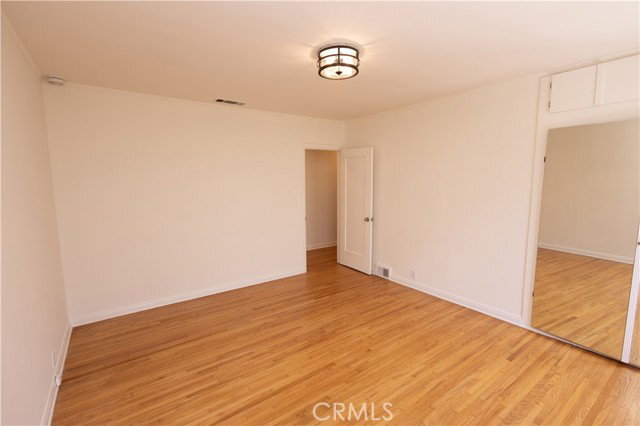 Building Photo - 446 S La Peer Dr