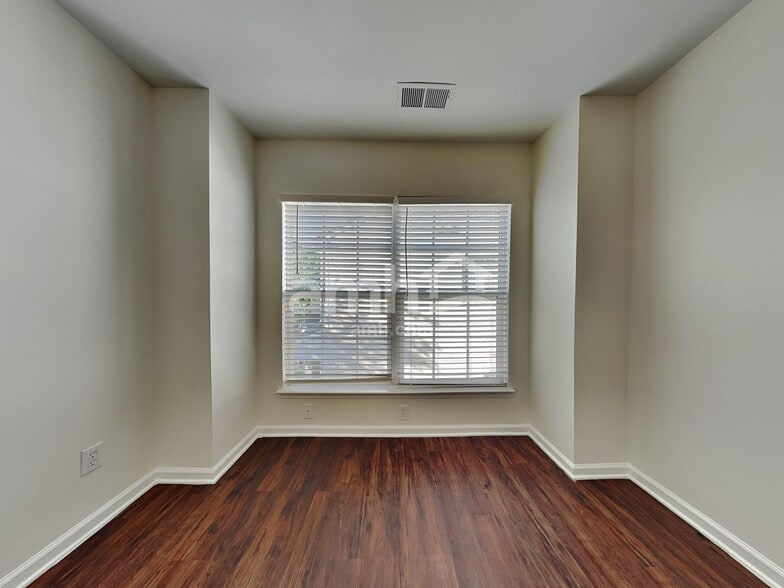 Building Photo - 129 Autry Ave