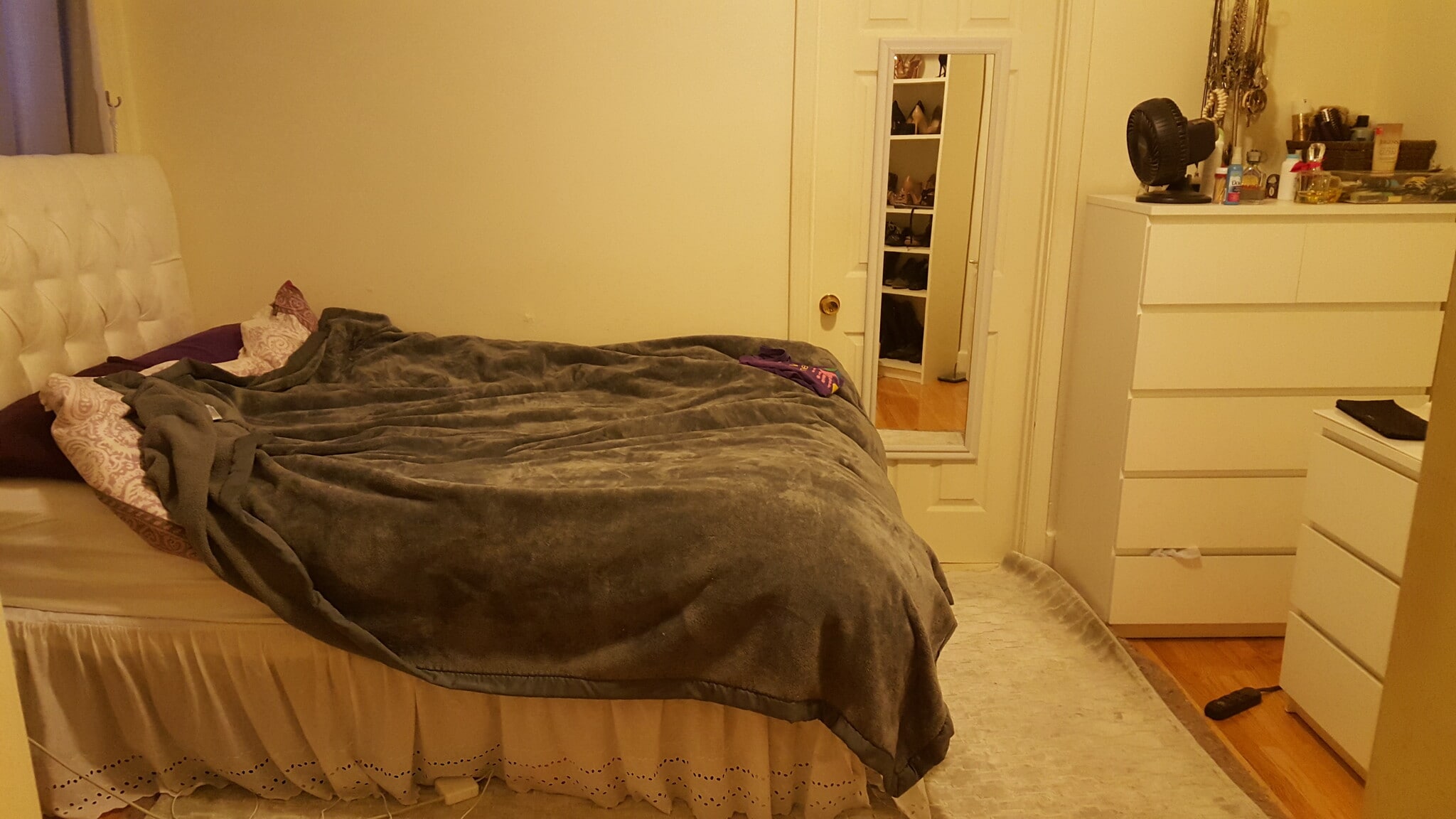 Building Photo - 54 Burbank St