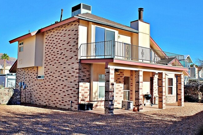 Building Photo - Beautiful Move-in Ready Home