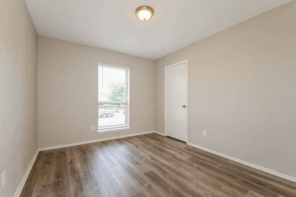 Building Photo - 1301 Southridge Dr