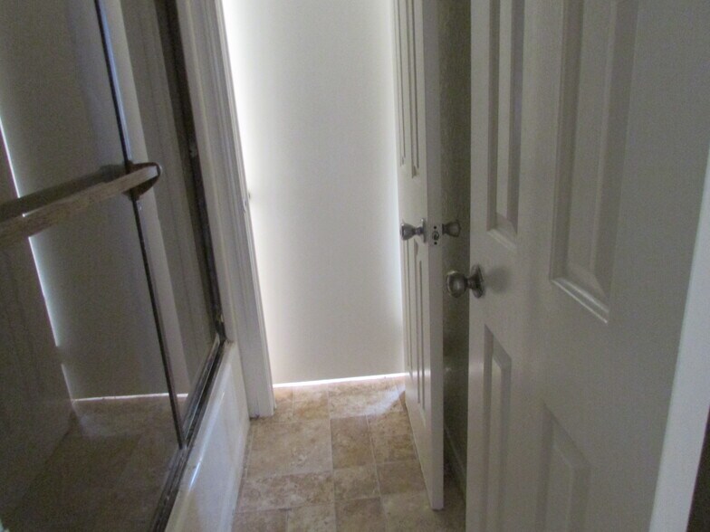 Building Photo - 5271 Bishop St