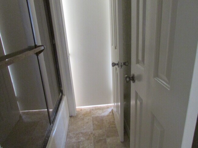 Building Photo - 5271 Bishop St