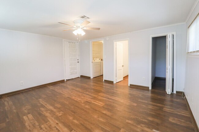 Building Photo - 4 Bed | 1.5 Bath in North Tulsa!