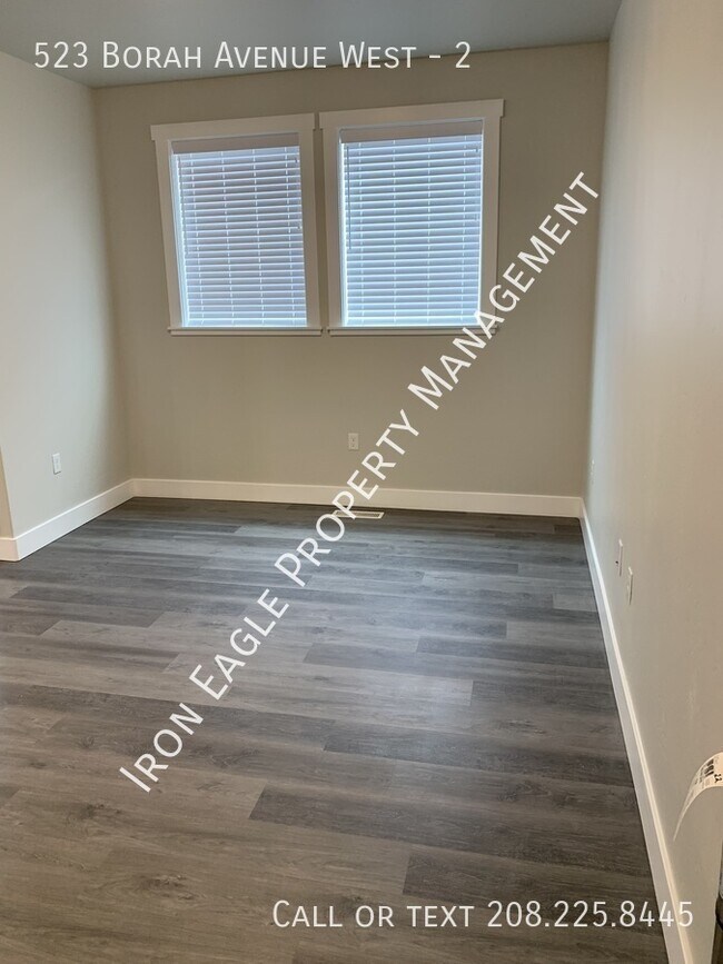 Building Photo - 523 Borah Ave W